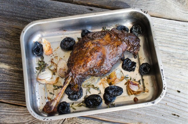 Sezon na gęsinę – które restauracje w regionie serwują najlepsze dania z gęsi?