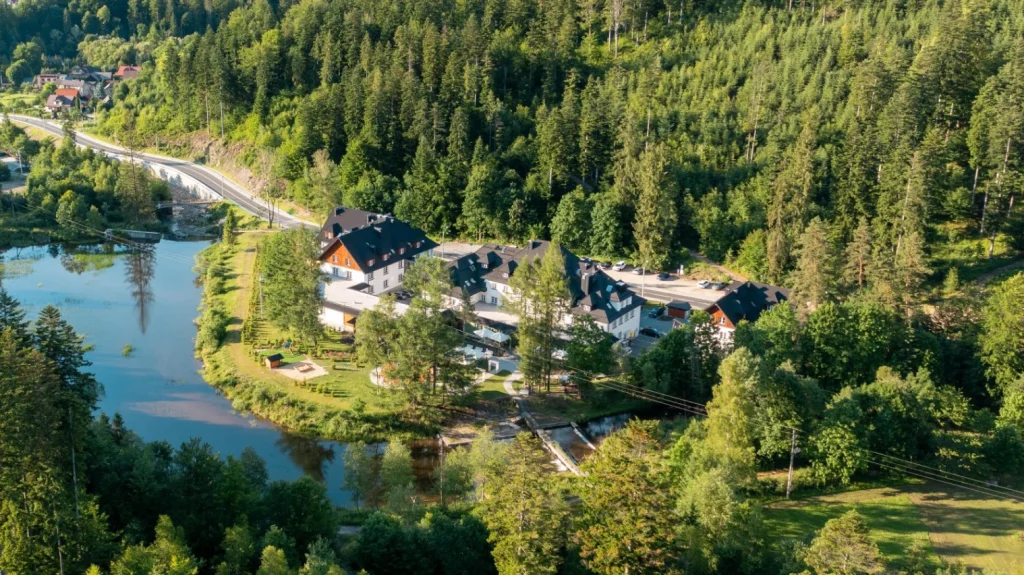 Top 10 hoteli SPA w Beskidach – ranking miejsc z najlepszą strefą wellness i widokiem 2 Aries Hotel SPA Wisla Top 10 hoteli SPA w Beskidach – ranking miejsc z najlepszą strefą wellness i widokiem