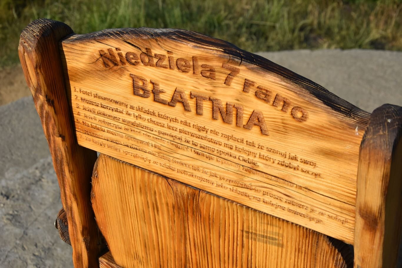 Drewniany tron Błatnia