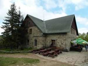 schronisko pttk Tajemnica spalonego schroniska na Klimczoku – archiwalne ujęcia obiektu, który był dumą regionu