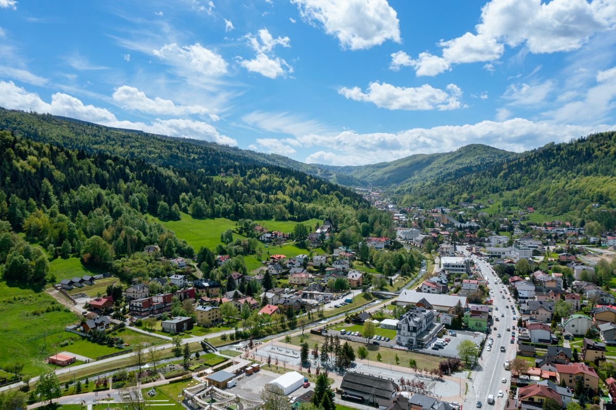 Szczyrk - centrum miasta i krajobraz