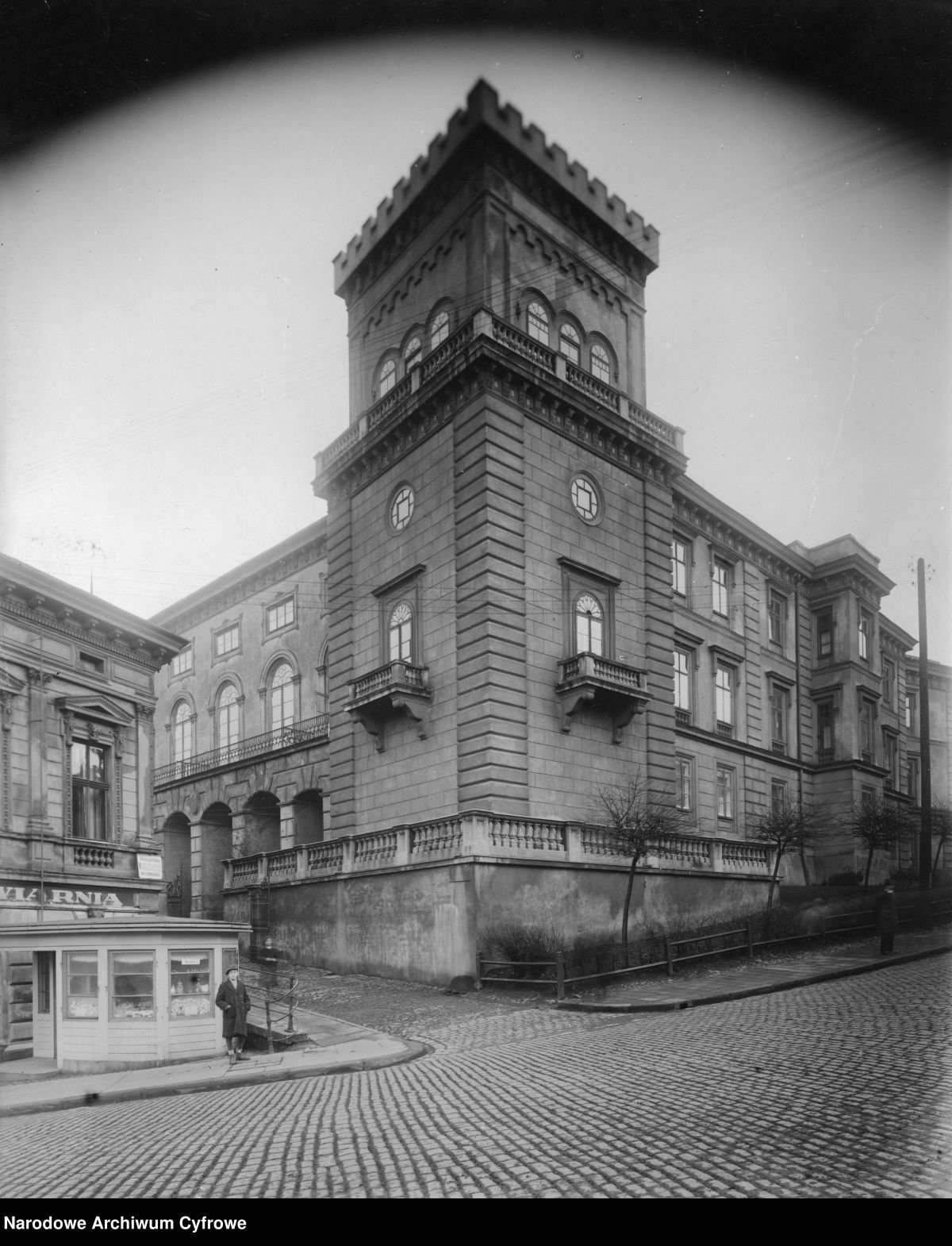 Bielsko-Biała na archiwalnych zdjęciach. Tak wyglądało miasto przed laty - GALERIA 28 Zamek z zewnatrz 1918 1935 Bielsko-Biała na archiwalnych zdjęciach. Tak wyglądało miasto przed laty - GALERIA