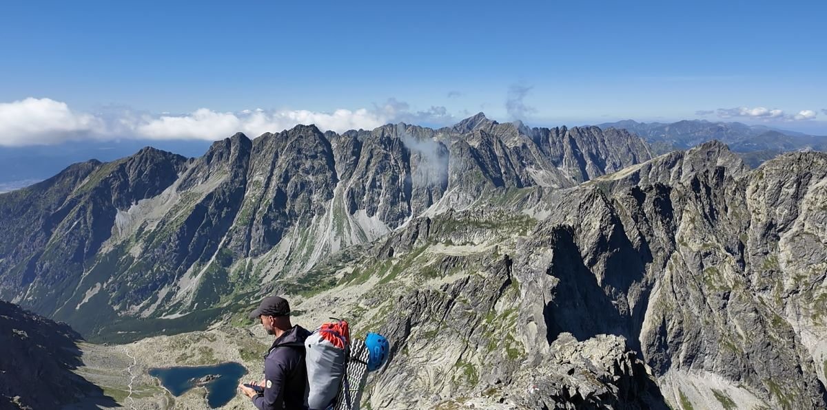 Wejście na Rysy z polskiej strony. Z Beskidów na najwyższy szczyt Polski 10 Rysy - panorama ze szczytu